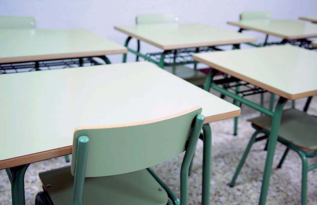 La evolución del mobiliario escolar TÉCNICA INDUSTRIAL